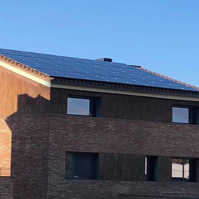 Instalación en una vivienda unifamiliar de Sant Cugat del Vallès, 16.99kWp, KOSTAL