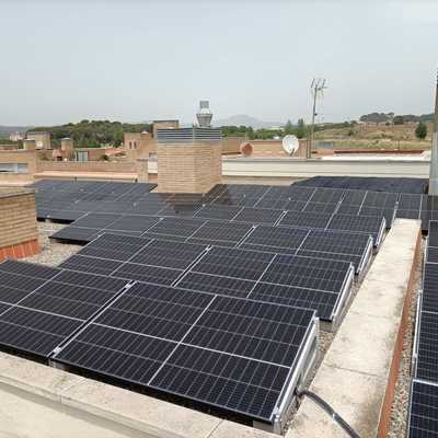 Instalación en comunidad de vecinos en Rubí, 12.8kWp, Sungrow